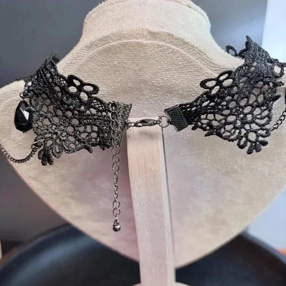 Black Lace Choker Necklace with Red Rose | Gothic Chain | Dark Romance Victorian - Picture 6 of 7